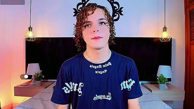 Skyee angel online show from May 2026 07:10:01 PM