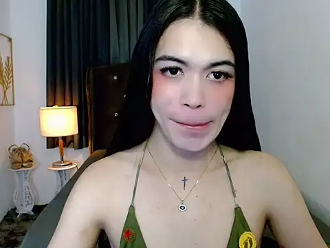 Snapshot of hollyyumiloove chatting on December 2025 03:10:01 PM hollyyumiloove online show from December 2025 03:10:01 PM