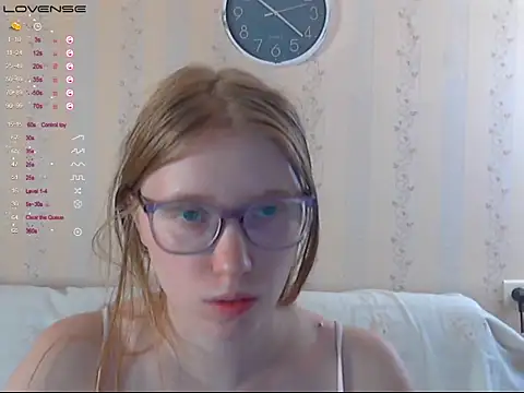 LustfulSarah online show from October 2025 07:23:02 PM