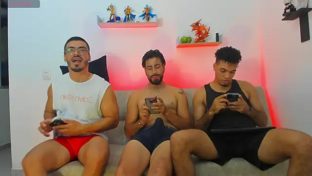heteros curious online show from April 2026 11:47:02 PM