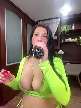VictoriaHenao online show from May 2026 09:42:01 PM