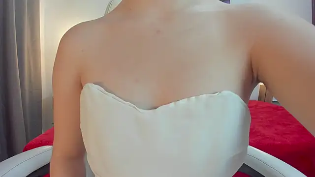 mask red girl online show from May 2026 01:52:02 PM
