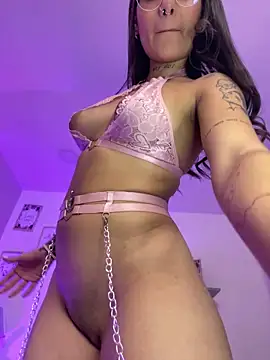 LauraRaider online show from February 2026 08:19:02 PM