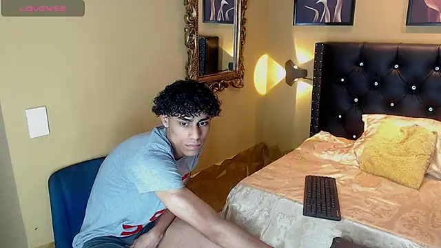 Snapshot of alejandroo_ chatting on December 2025 11:13:01 PM alejandroo online show from December 2025 11:13:01 PM