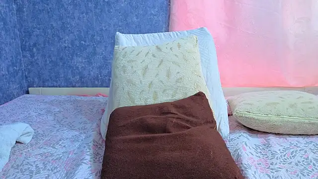 Malia fox online show from April 2026 08:57:02 PM