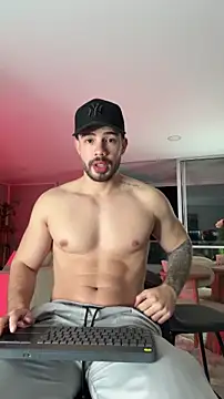 Valenthino Salvatore online show from December 2025 04:19:01 AM