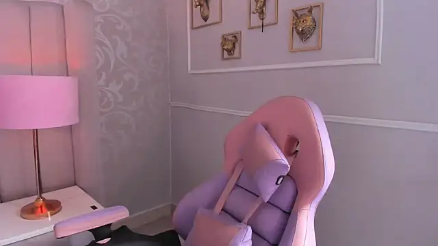 Evabellee online show from February 2026 07:42:02 PM