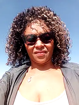 Snapshot of MaayaFonseca chatting on December 2025 01:49:02 PM MaayaFonseca online show from December 2025 01:49:02 PM