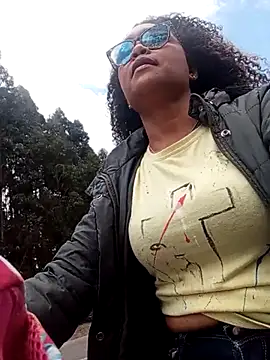 Snapshot of MaayaFonseca chatting on December 2025 05:29:01 PM MaayaFonseca online show from December 2025 05:29:01 PM