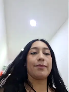 Eveeelyn25 online show from May 2026 10:59:01 PM