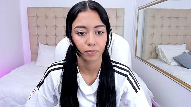 Snapshot of Gemma19_ chatting on December 2025 01:11:01 AM Gemma19 online show from December 2025 01:11:01 AM