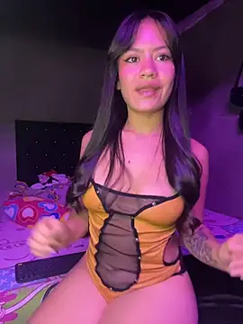 GiiaaFox online show from December 2025 06:03:02 PM