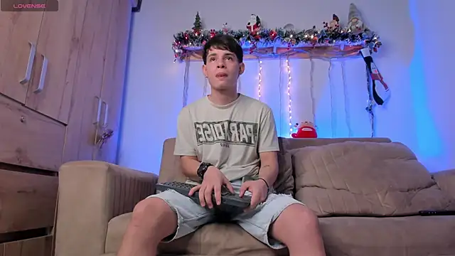 Snapshot of steveen_universe28 chatting on November 2025 11:29:01 PM steveen universe28 online show from November 2025 11:29:01 PM