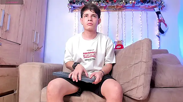 Snapshot of steveen_universe28 chatting on November 2025 12:57:01 AM steveen universe28 online show from November 2025 12:57:01 AM