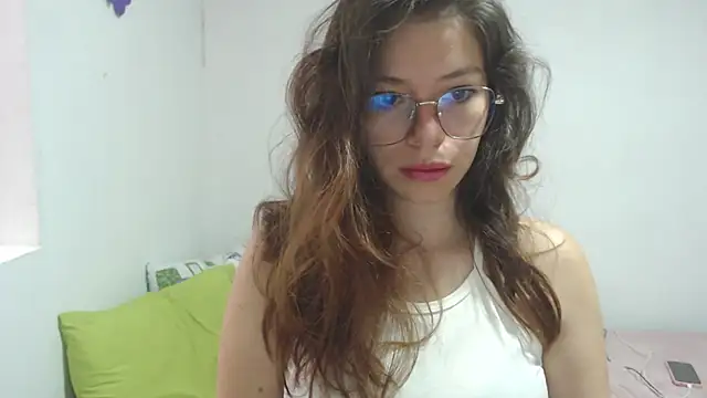 Snapshot of Renata_Honey chatting on December 2025 06:14:02 PM Renata Honey online show from December 2025 06:14:02 PM