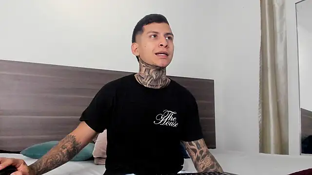 Snapshot of Andrew_sanders68 chatting on December 2025 11:13:01 PM Andrew sanders68 online show from December 2025 11:13:01 PM