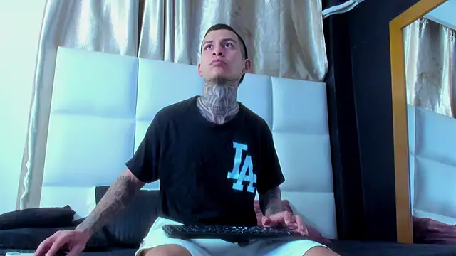 Andrew sanders68 online show from February 2026 07:20:01 PM