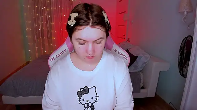 Snapshot of lovelyy_julia chatting on February 2026 01:59:02 AM lovelyy julia online show from February 2026 01:59:02 AM