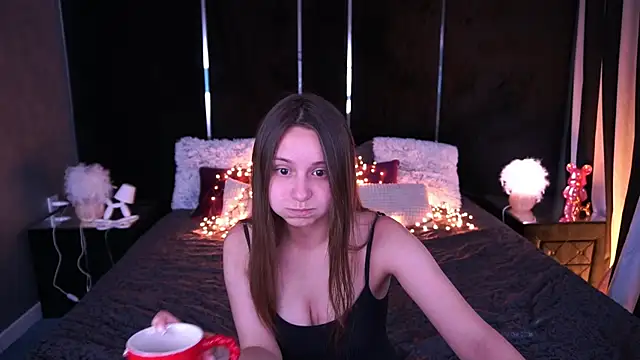 TinyNatalie online show from June 2026 06:49:02 AM