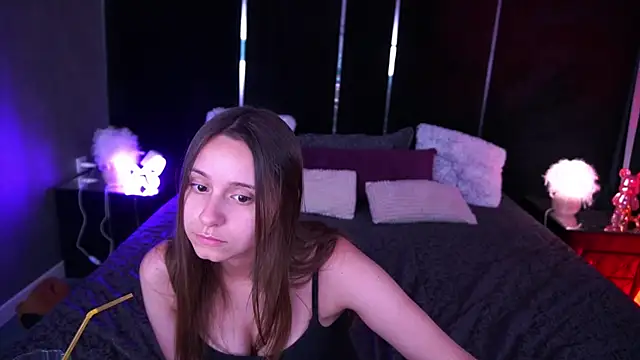 TinyNatalie online show from June 2026 06:54:02 PM