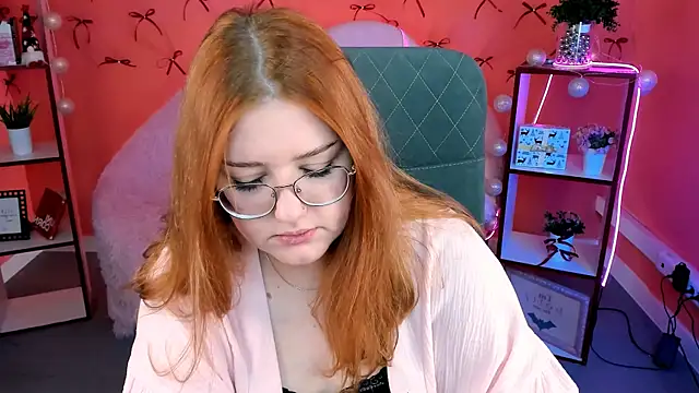 Snapshot of StaceyJensen chatting on December 2025 09:24:01 AM StaceyJensen online show from December 2025 09:24:01 AM