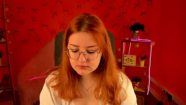 Snapshot of StaceyJensen chatting on December 2025 09:26:02 AM StaceyJensen online show from December 2025 09:26:02 AM