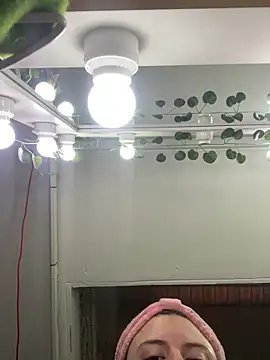 Kitty Bms  online show from December 2025 06:49:02 PM