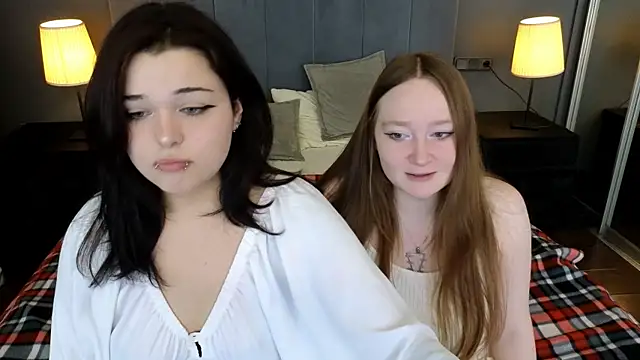 Snapshot of VikiBlossom chatting on December 2025 08:57:01 PM VikiBlossom online show from December 2025 08:57:01 PM