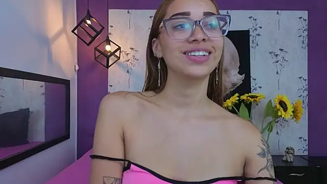 Antonella mc online show from May 2026 12:43:01 PM