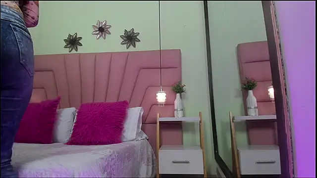 Ambar85 online show from March 2026 11:04:01 AM