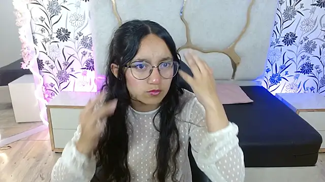 Snapshot of rosee_tay1 chatting on December 2025 03:33:01 AM rosee tay1 online show from December 2025 03:33:01 AM