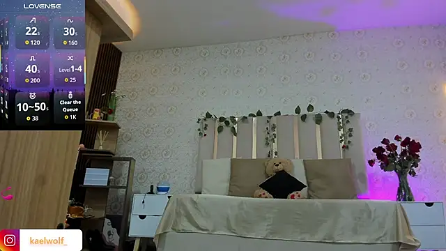 kaelwolf tay online show from February 2026 07:06:02 PM