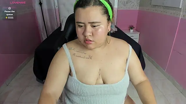 Snapshot of Danna_Keys chatting on December 2025 06:47:02 PM Danna Keys online show from December 2025 06:47:02 PM