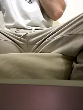 Snapshot of Daisuke_01 chatting on December 2025 04:22:01 AM Daisuke 01 online show from December 2025 04:22:01 AM