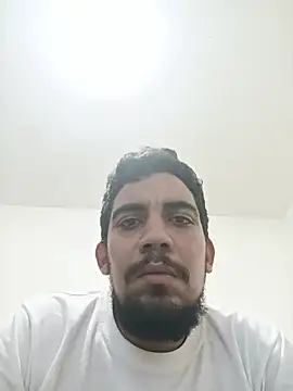 Snapshot of Elrompecucas28 chatting on July 2026 06:30:01 AM Elrompecucas28 online show from July 2026 06:30:01 AM