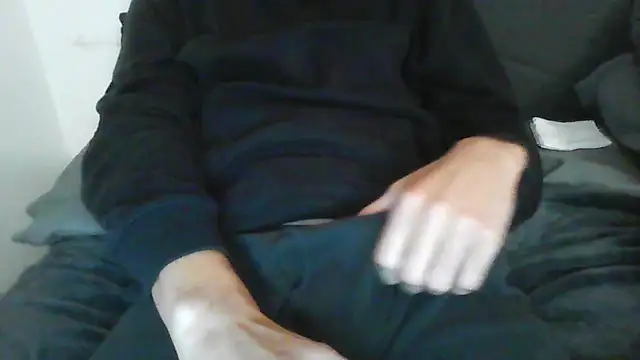 Snapshot of latinman7944 chatting on February 2026 07:37:02 AM latinman7944 online show from February 2026 07:37:02 AM