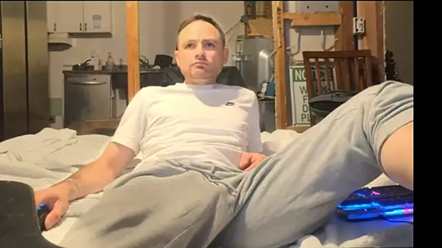 famous1tad online show from December 2025 12:12:01 PM