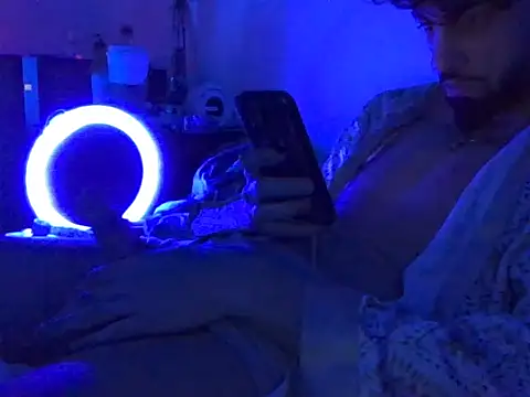 Karrrpeleeee online show from February 2026 07:09:02 PM