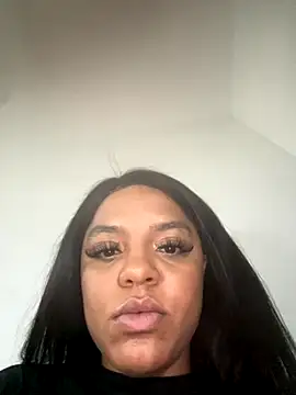 xoeewinters online show from November 2025 02:53:02 PM