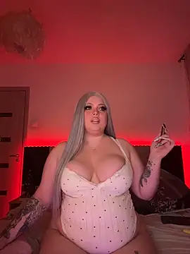 Snapshot of LaylaCupidd chatting on December 2025 07:41:02 PM LaylaCupidd online show from December 2025 07:41:02 PM