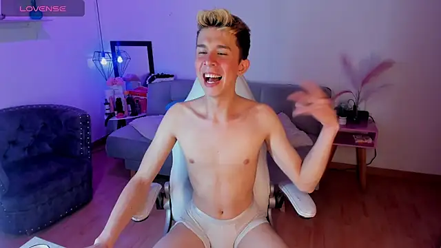 Snapshot of Juaan_Diick chatting on February 2026 05:28:02 PM Juaan Diick online show from February 2026 05:28:02 PM