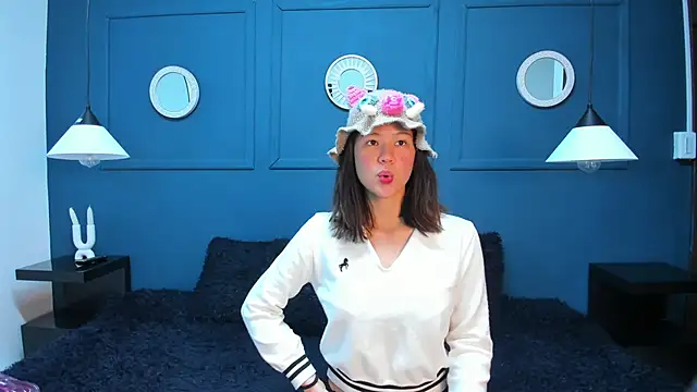 Snapshot of Skyy_bloom chatting on February 2026 11:39:01 AM Skyy bloom online show from February 2026 11:39:01 AM