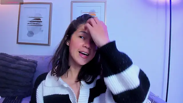 Snapshot of Skyy_bloom chatting on March 2026 12:42:01 PM Skyy bloom online show from March 2026 12:42:01 PM