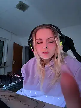 Snapshot of OfflineLizzy chatting on March 2026 02:52:01 AM OfflineLizzy online show from March 2026 02:52:01 AM