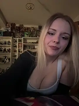 Snapshot of OfflineLizzy chatting on March 2026 07:18:02 PM OfflineLizzy online show from March 2026 07:18:02 PM