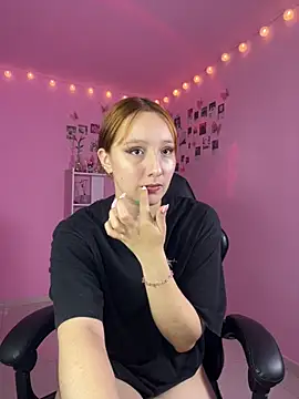 Davne  online show from May 2026 09:45:02 PM