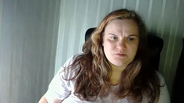 Snapshot of HarmonyKareraa chatting on December 2025 08:47:01 PM HarmonyKareraa online show from December 2025 08:47:01 PM