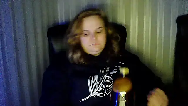 Snapshot of HarmonyKareraa chatting on December 2025 09:53:01 PM HarmonyKareraa online show from December 2025 09:53:01 PM