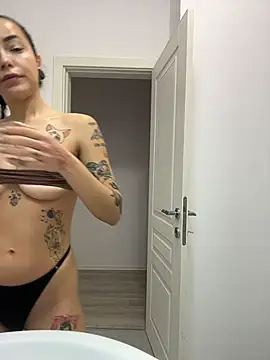 LianixLoverx online show from April 2026 06:16:01 PM