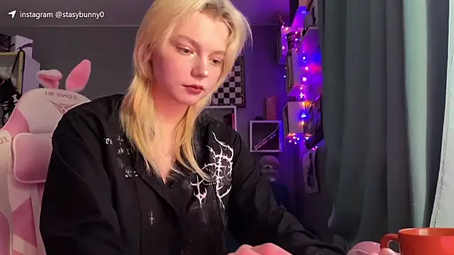 Snapshot of KittyLarva chatting on January 2026 05:21:02 AM KittyLarva online show from January 2026 05:21:02 AM